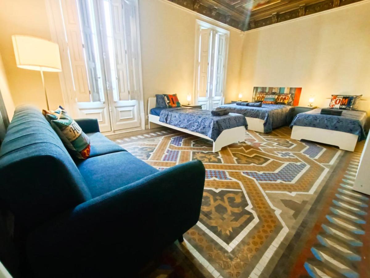 By Plaza Catalunya Albergue
